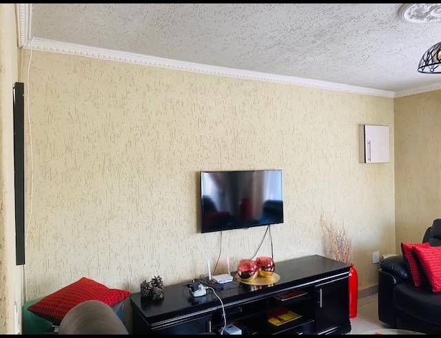 3 BEDROOM HOUSE FOR SALE IN DIEPKLOOF ZONE 4